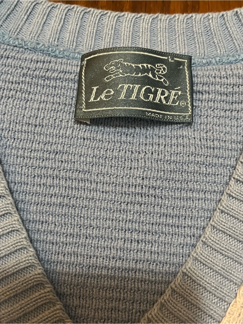 Le Tigre Vintage Women’s Pastel Argyle V-Neck Sweater in Light Blue Large - Picture 2 of 6